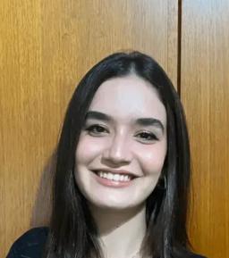 Júlia Moreira